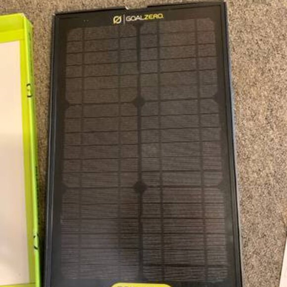 Goal Zero Solar Recharging Power 12v Boulder 15 Kit Solar Panel - Picture 3 of 5